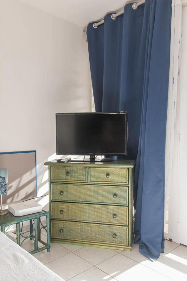 Ferienwohnung Un Pied-A-Terre Face A La Marina Le Marin Exterior foto